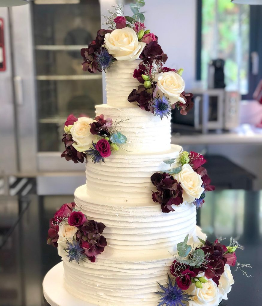 wedding cake blanc bordeaux