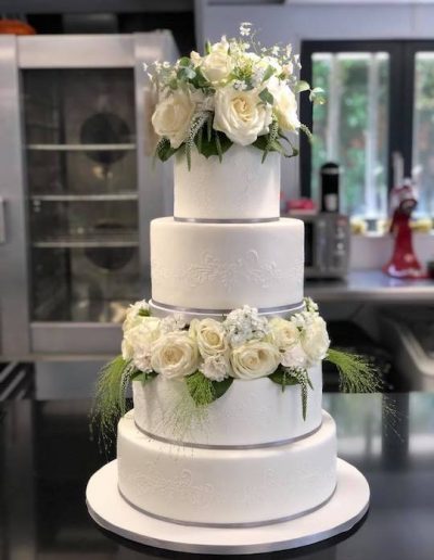 grand wedding cake fleuri