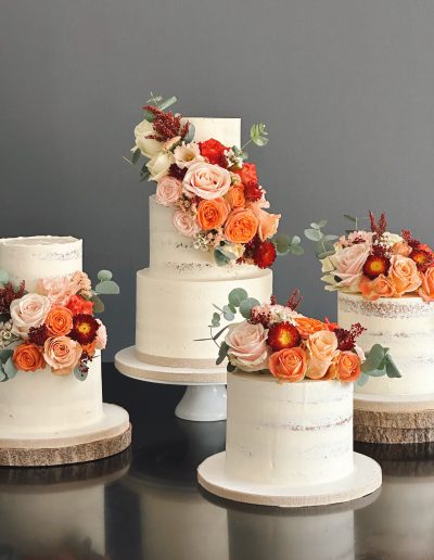 ensemble de gateaux de mariage