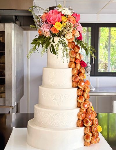 Grand wedding cake cascade de choux