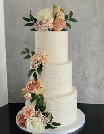 wedding cake blanc et corail